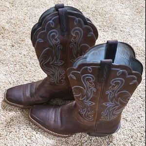 ARIAT Square toe boots